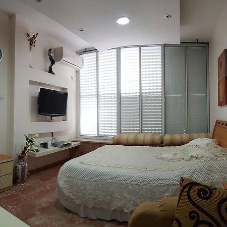 Ezore Yam Apartmens - Elmali'Akh St. 4 巴特亚姆 外观 照片