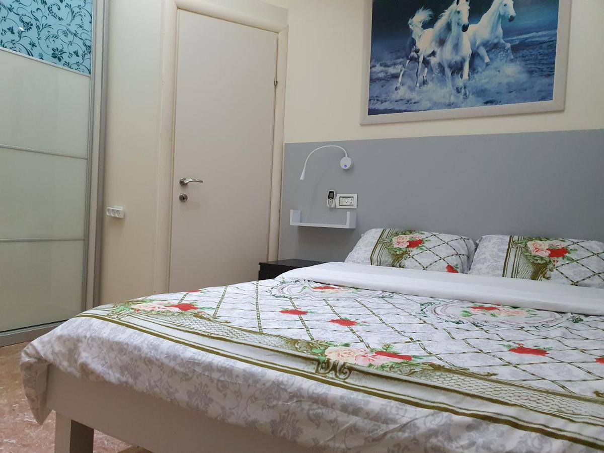 Ezore Yam Apartmens - Elmali'Akh St. 4 巴特亚姆 外观 照片